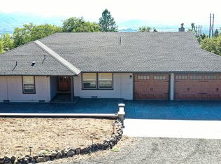 6393 Hillcrest Rd, Medford, OR 97504