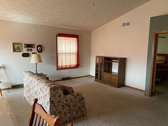 3rd image of 510 Thomas Ave