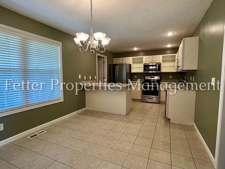 4595 Miranda Dr — Photo 4