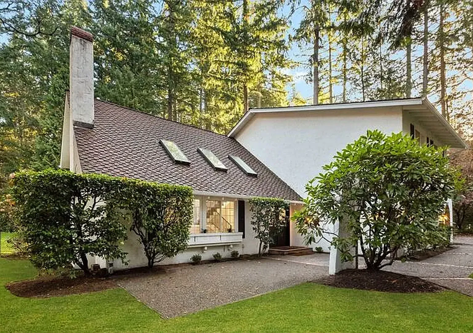 4Bd/3.5Ba Bellevue Home — Photo 3