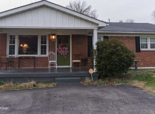 7110 Manslick Rd, Louisville, KY 40214