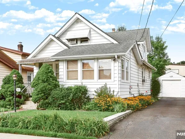 5-10 Hartley Pl, Fair Lawn, NJ 07410