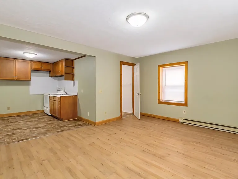 824 12th St NW #C — Photo 3