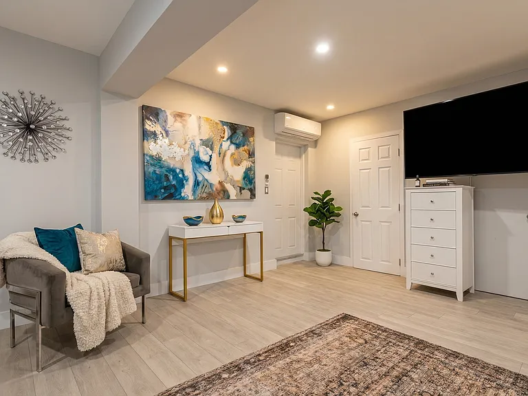 1217 Seabreeze Blvd — Photo 26