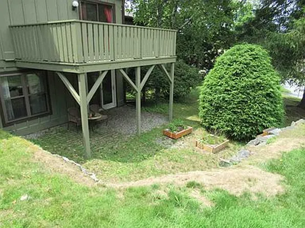 24 Pleasant St Unit 39, West Lebanon, NH 03784