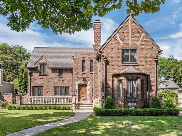 1127 Harvard Rd, Grosse Pointe Park, MI 48230