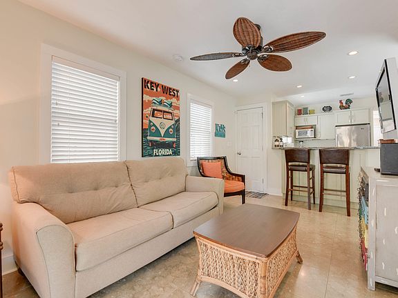 5th image of 818 Whitehead St #6