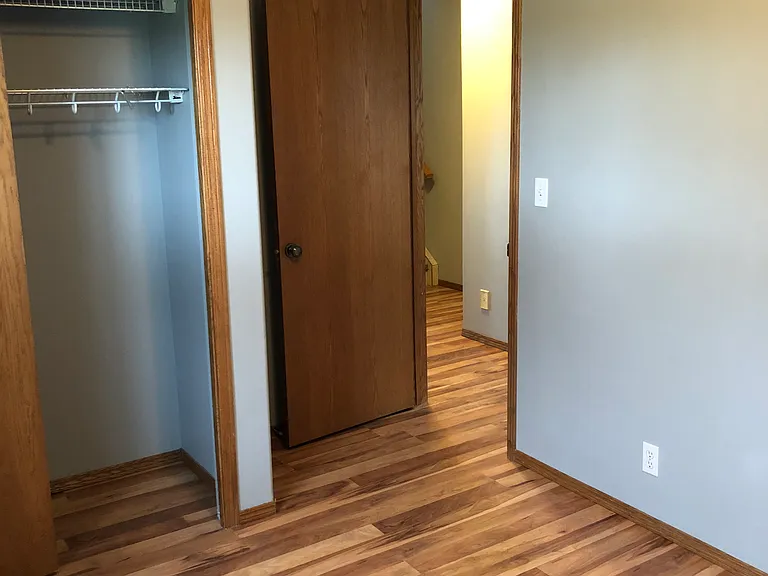 233 Kendrew Dr — Photo 12