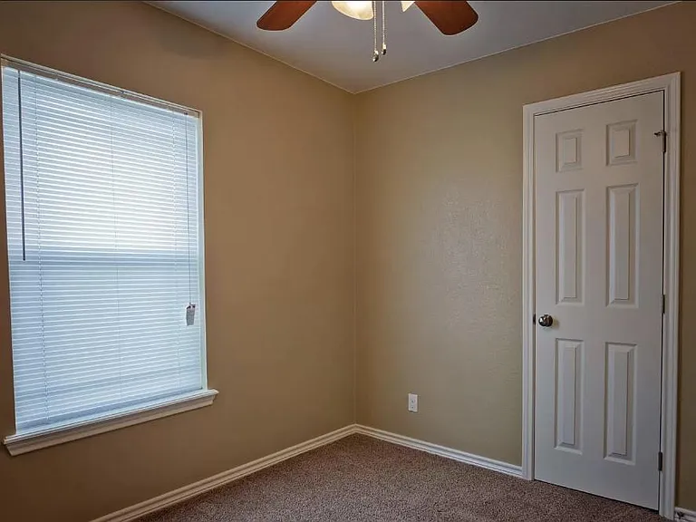 508 E Convent St #A — Photo 12