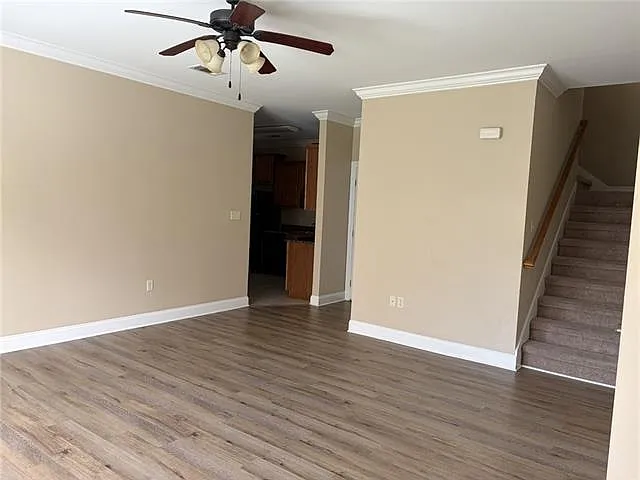 144 Nickel Loop — Photo 3