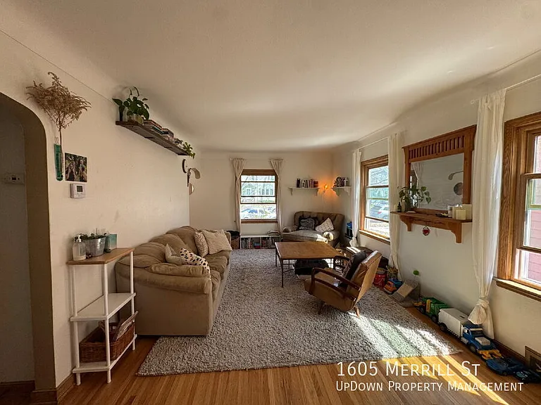 1605 Merrill St — Photo 4