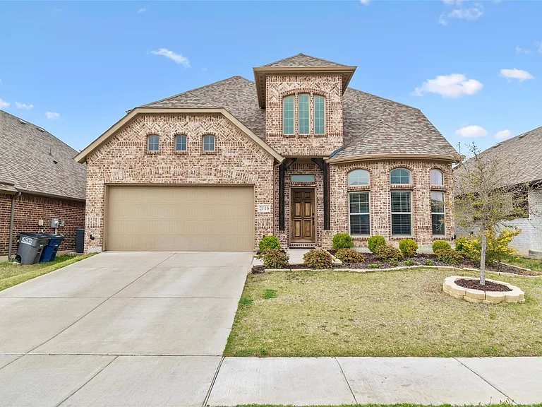 2116 Victoria Ln — Photo 1
