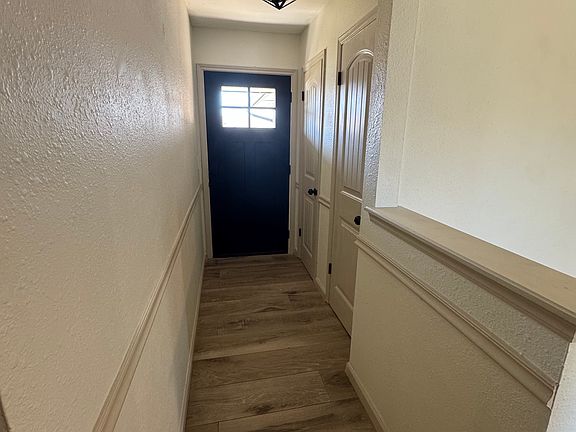 3rd image of 1012 Cavalier Dr