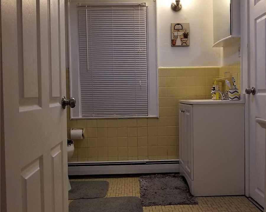 1st image of 28 N Montague St