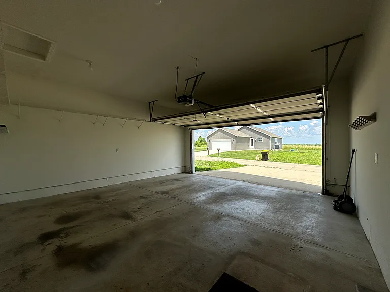 1602 Belclare Rd — Photo 30