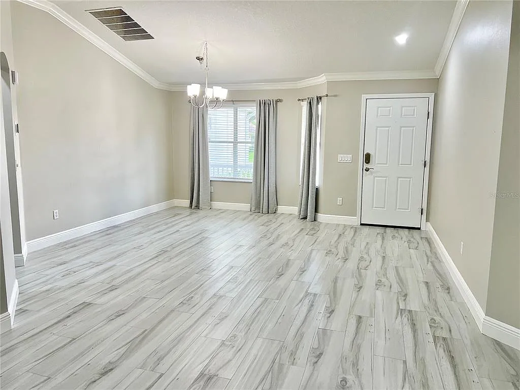 3 bed, 2.0 bath, 1634 sqft, $2,495 — Photo 4
