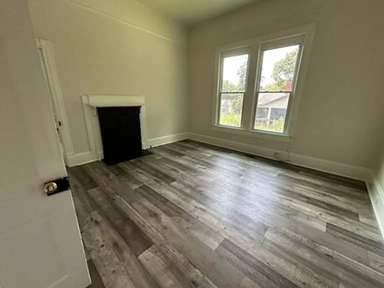 10 Burnett St NE — Photo 4
