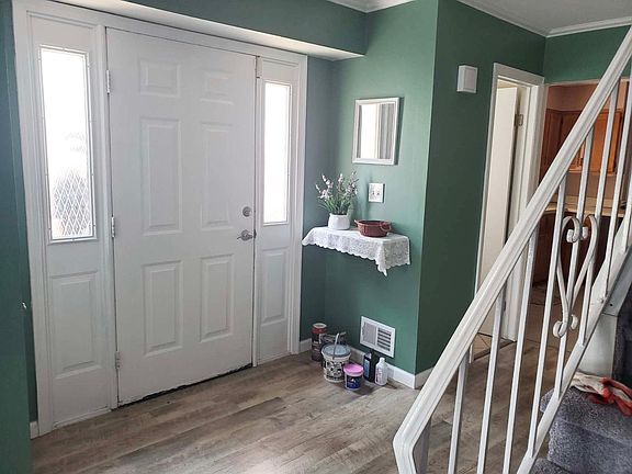 2nd image of 1275 N Railroad Ave #1