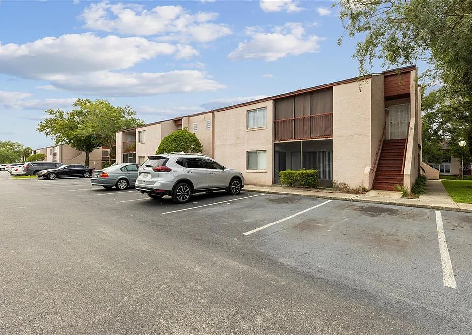 2554 Lakeway Branch Dr #3001