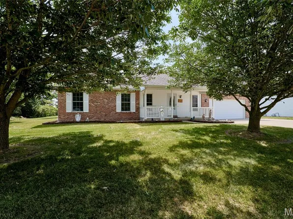 4605 Fountain Brook Dr, Waterloo, IL 62298