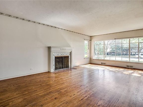3rd image of 4217 Woodfin Dr