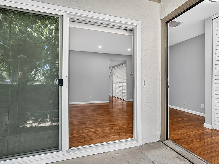 1935 Olmo Way — Photo 3