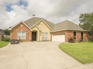 211 Archangel Dr, Lafayette, LA 70508