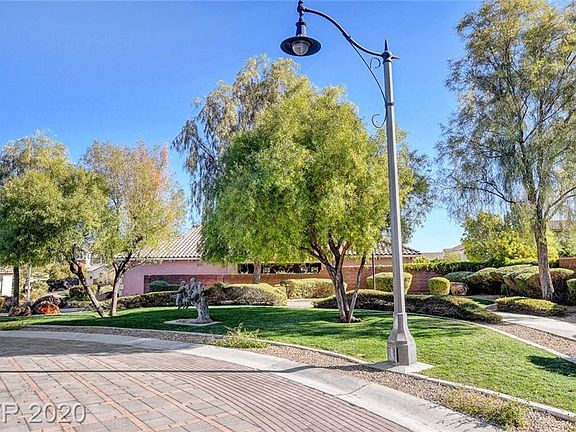 3rd image of 9801 Crescent Lodge Ct