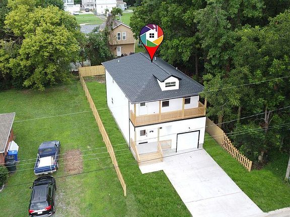 3rd image of 209 Hunter St