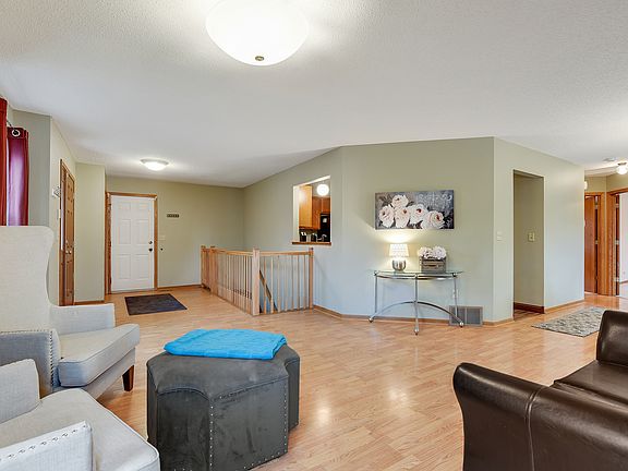 3rd image of 10166 Lee Dr
