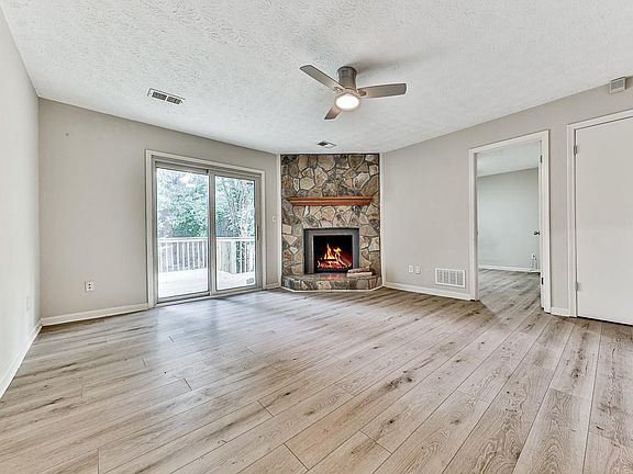 5th image of 1918 Cornell Way