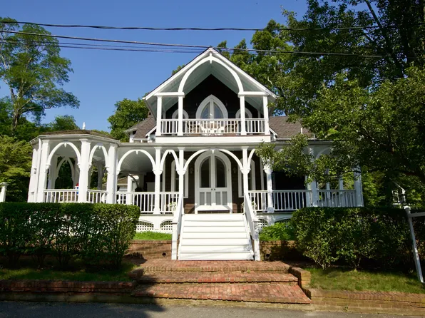 13 Spring Garden Ave, Shelter Island Heights, NY 11965