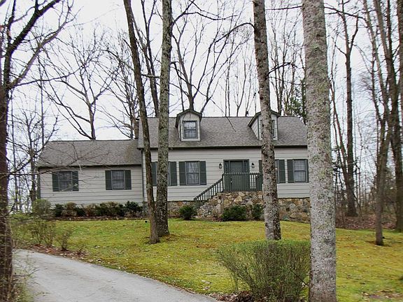 2nd image of 200 Guinnwood Ln