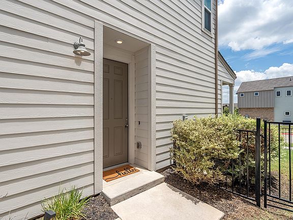 4th image of 7407 Grand Linden Way