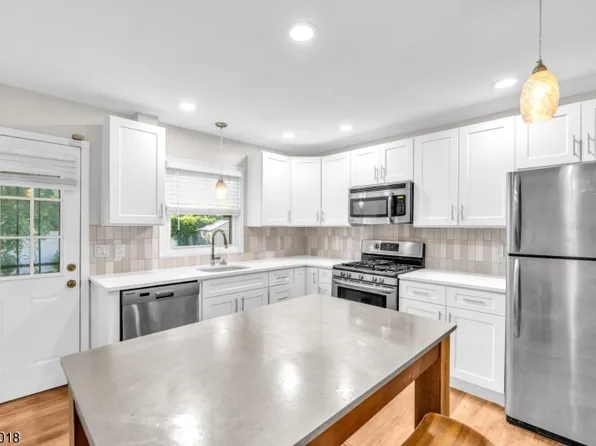 50 Leslie St, East Orange City, NJ 07017