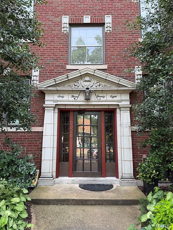 3 bed, 1.0 bath, 1437 sqft, $2,350 — Photo 3