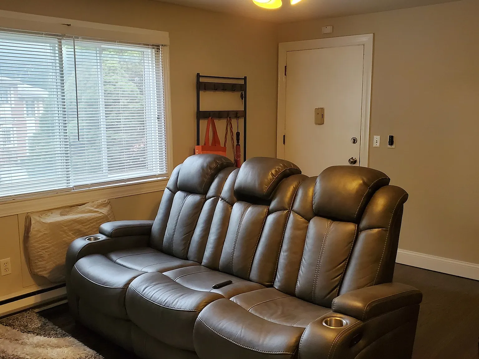 2 bed, 1.0 bath, 780 sqft, $1,600 — Photo 3