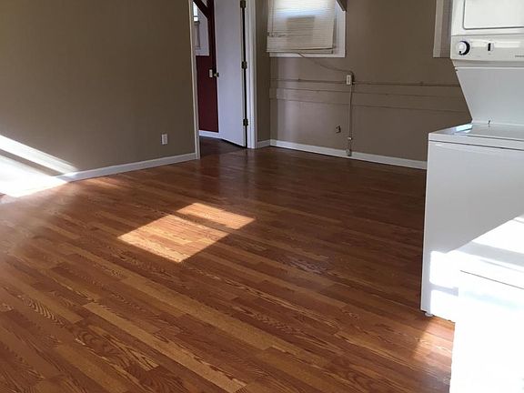 2nd image of 811 9th Ave