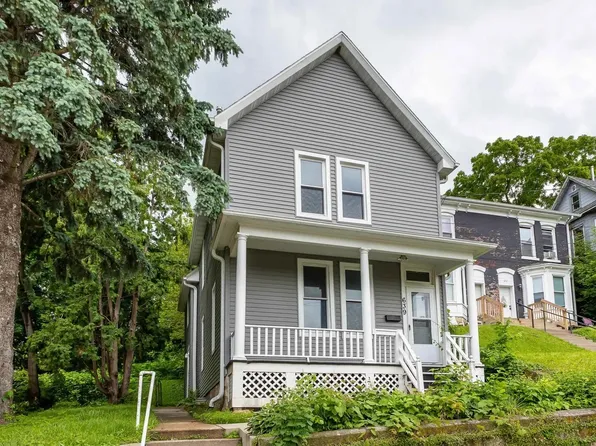 639 Caledonia Pl, Dubuque, IA 52001