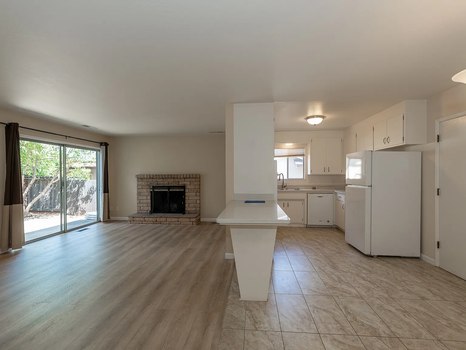 3 bed, 1613 sqft, $4,195 — Photo 3