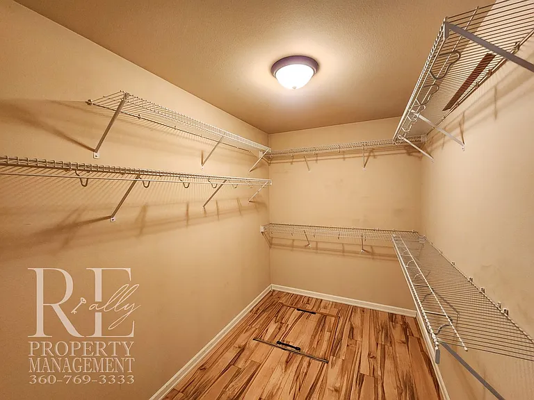 2724 Massachusetts Pl E — Photo 15