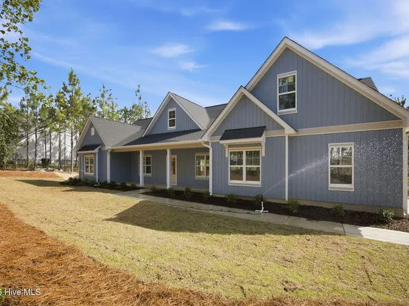 2013 Pewter Drive, West End, NC 27376