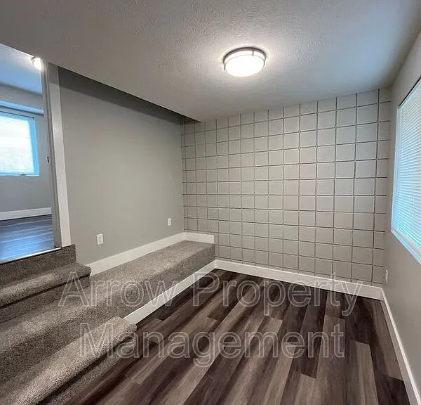 887 N 26th St #24 — Photo 2