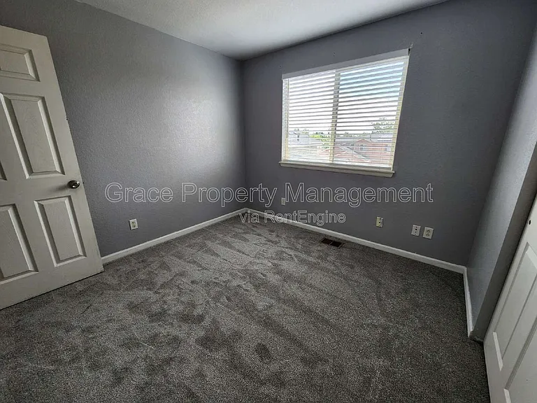 10154 Wyandott Cir N — Photo 10