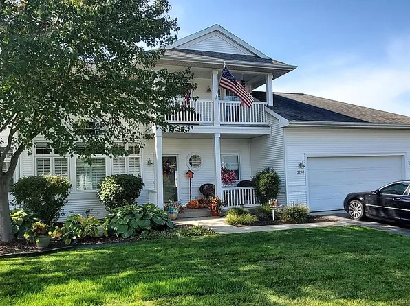 2190 Boardwalk Ct, Wayland, MI 49348