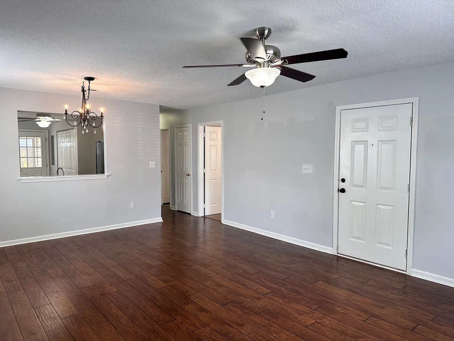 2 bed, 1100 sqft, $1,450 — Photo 3