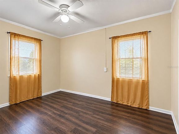 5th image of 322 NE 9TH STREET