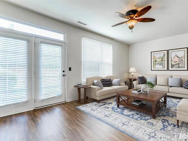 1003 Remington Oaks Cir — Photo 6
