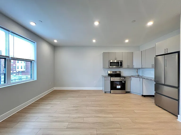 1132 N 41st St — Photo 23
