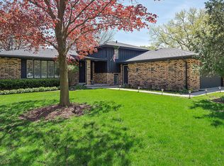 7909 Summer Ln, Downers Grove, IL 60516